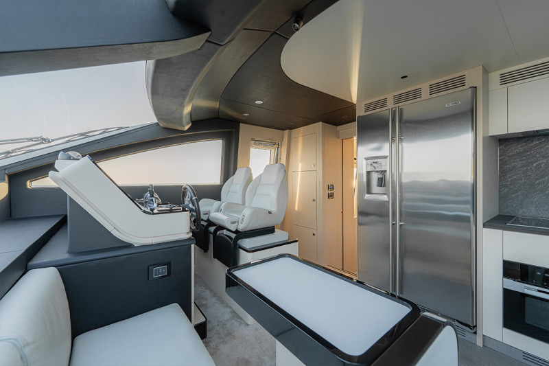 78 FLYBRIDGE 2021 77' 7" AZIMUT YACHTS