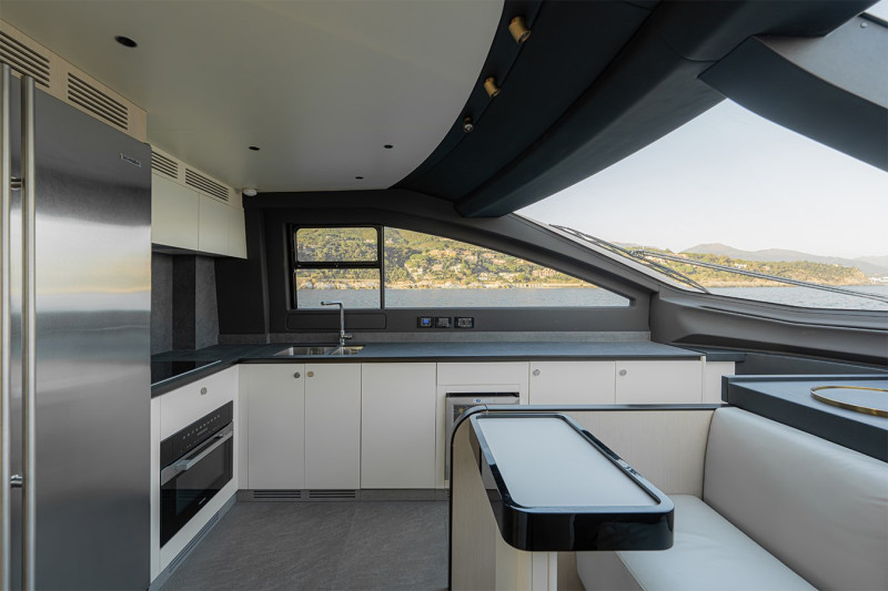 78 FLYBRIDGE 2021 77' 7" AZIMUT YACHTS