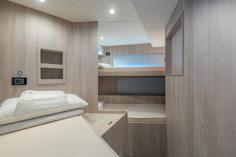 78 FLYBRIDGE 2021 77' 7" AZIMUT YACHTS