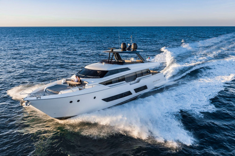 FLY 2018 85' 9" FERRETTI YACHTS