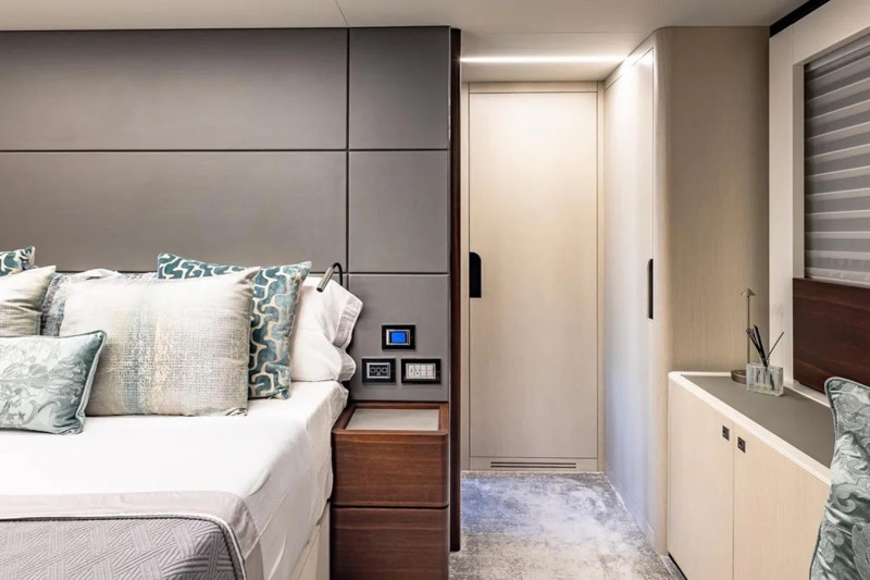 66 FLYBRIDGE 2023 66' 0" ASTONDOA