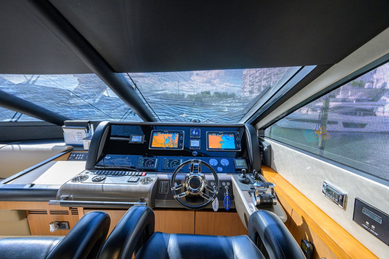 MANHATTAN 73 2014 73' 0" SUNSEEKER