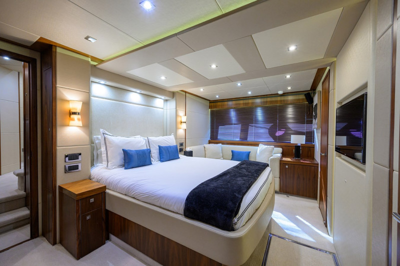 MANHATTAN 73 2014 73' 0" SUNSEEKER