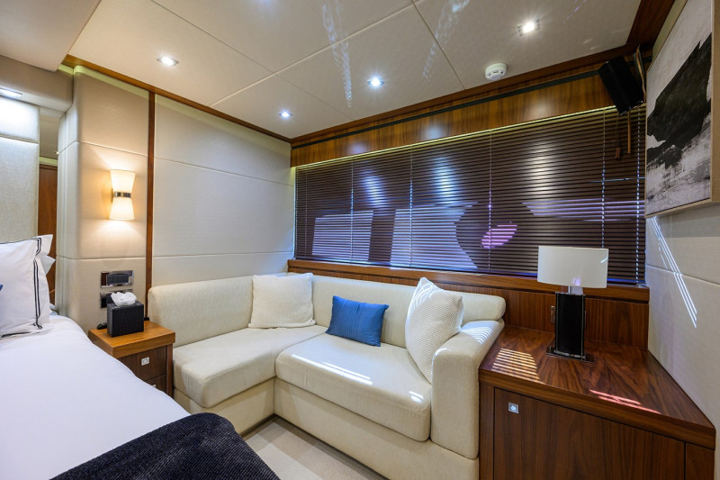 MANHATTAN 73 2014 73' 0" SUNSEEKER
