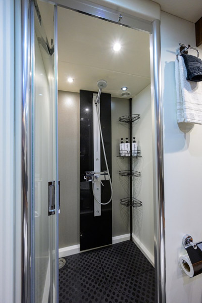 MANHATTAN 73 2014 73' 0" SUNSEEKER