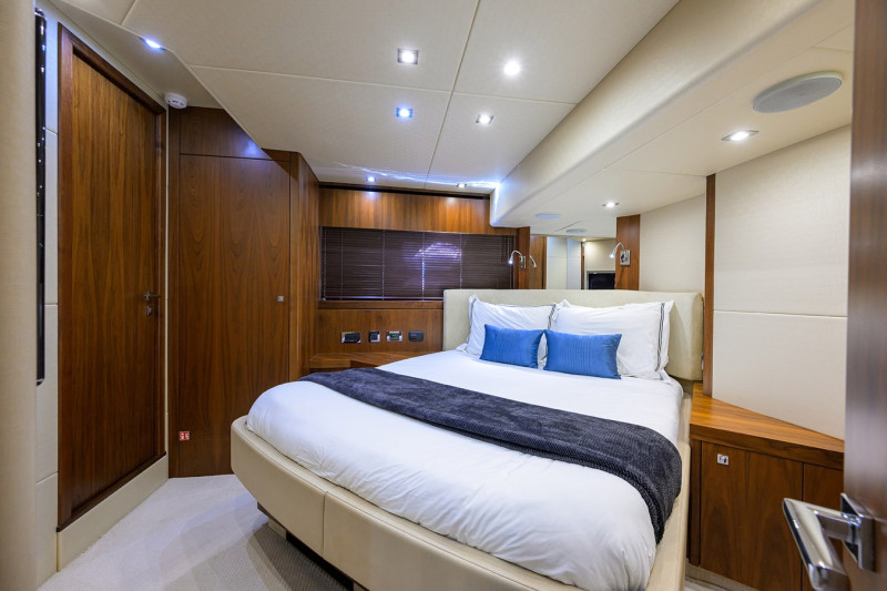 MANHATTAN 73 2014 73' 0" SUNSEEKER