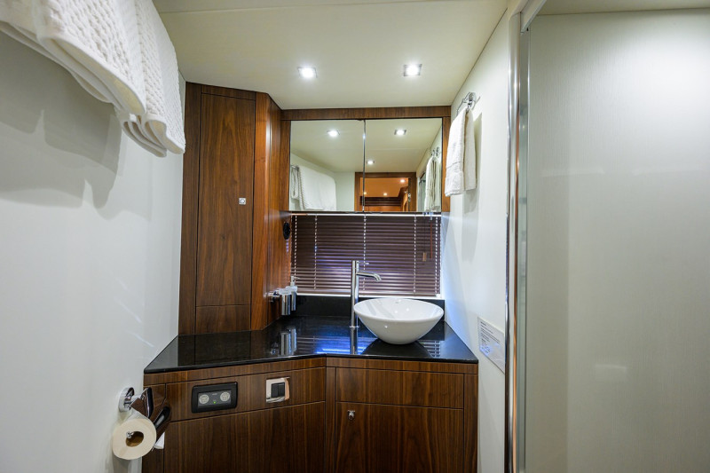 MANHATTAN 73 2014 73' 0" SUNSEEKER