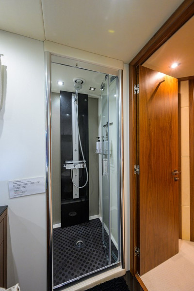 MANHATTAN 73 2014 73' 0" SUNSEEKER