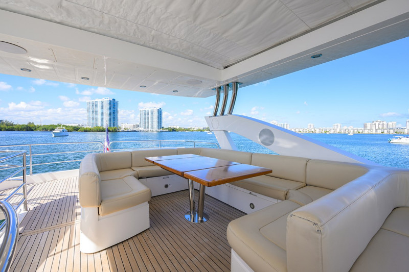 MANHATTAN 73 2014 73' 0" SUNSEEKER
