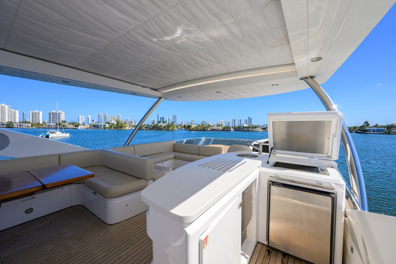 MANHATTAN 73 2014 73' 0" SUNSEEKER