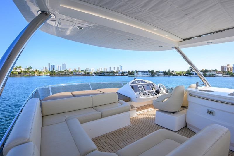MANHATTAN 73 2014 73' 0" SUNSEEKER