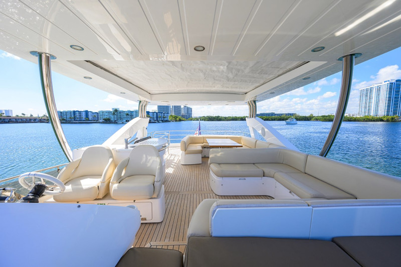 MANHATTAN 73 2014 73' 0" SUNSEEKER