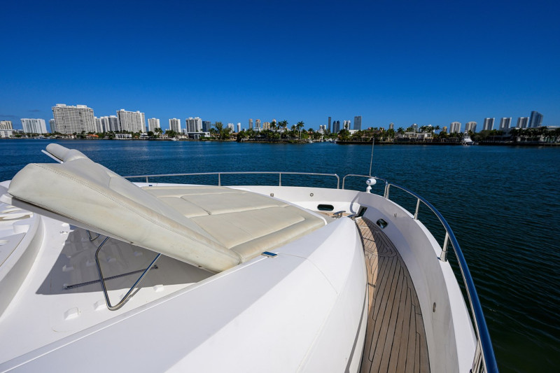 MANHATTAN 73 2014 73' 0" SUNSEEKER