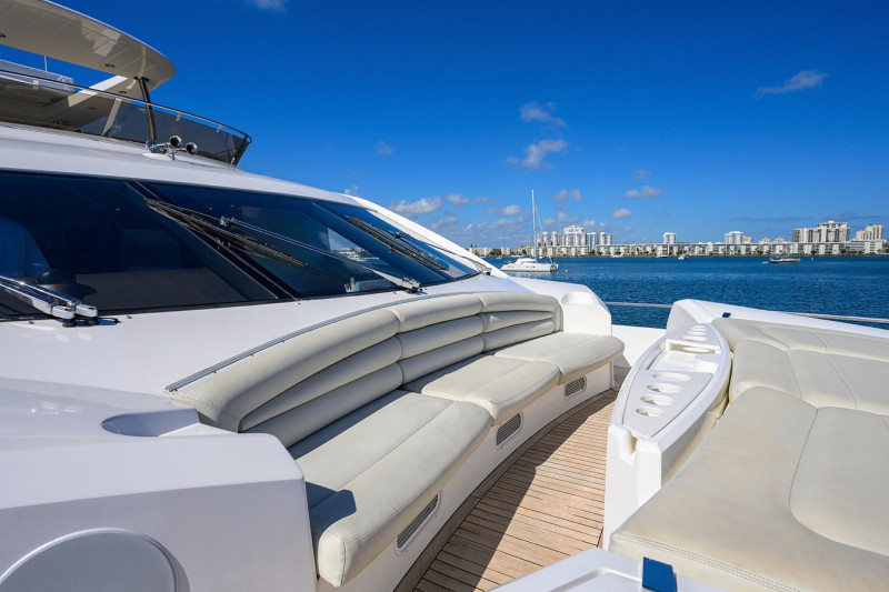 MANHATTAN 73 2014 73' 0" SUNSEEKER