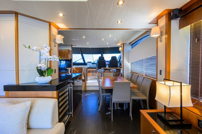 MANHATTAN 73 2014 73' 0" SUNSEEKER