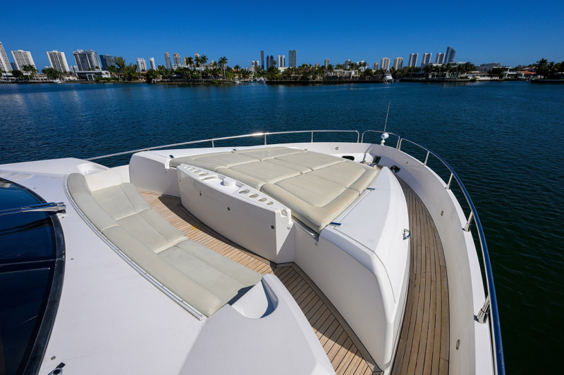 MANHATTAN 73 2014 73' 0" SUNSEEKER