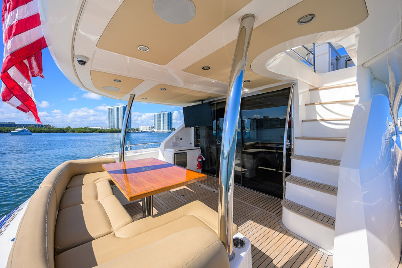MANHATTAN 73 2014 73' 0" SUNSEEKER