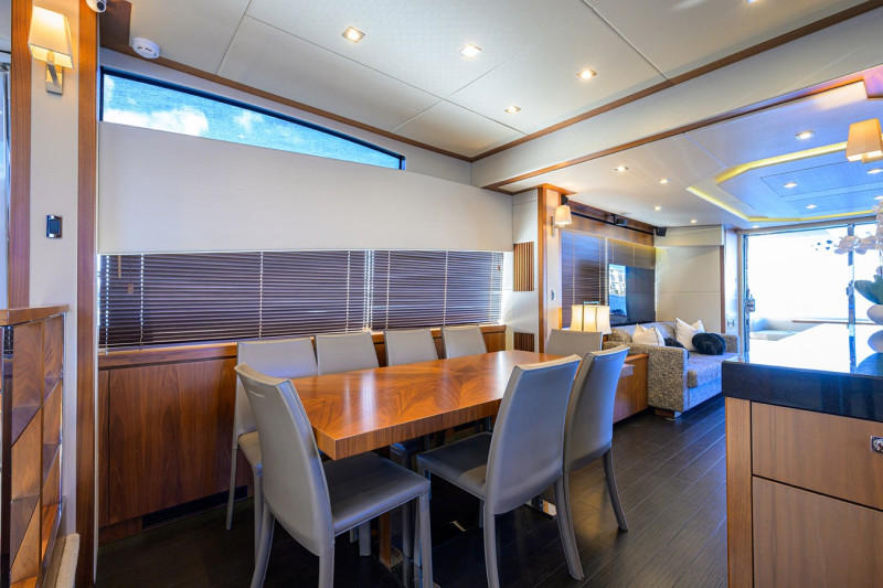 MANHATTAN 73 2014 73' 0" SUNSEEKER