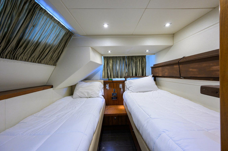 MANHATTAN 73 2014 73' 0" SUNSEEKER