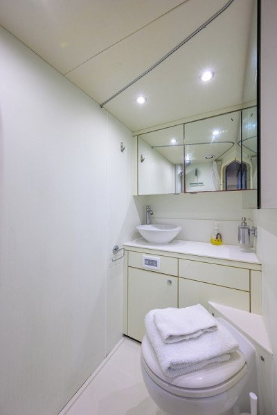 MANHATTAN 73 2014 73' 0" SUNSEEKER