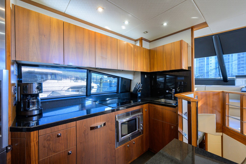 MANHATTAN 73 2014 73' 0" SUNSEEKER