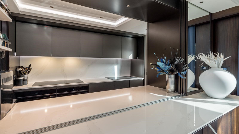 OCEAN 90 2023 88' 11" SUNSEEKER