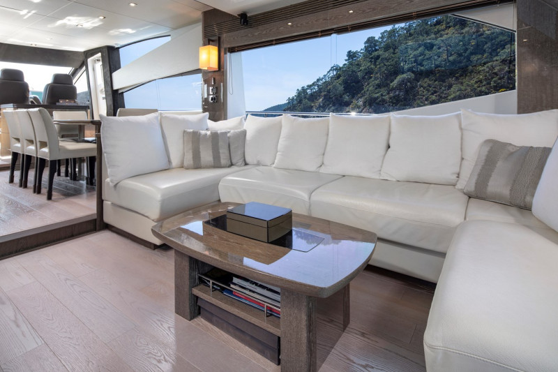 75 YACHT 2014 75' 7" SUNSEEKER