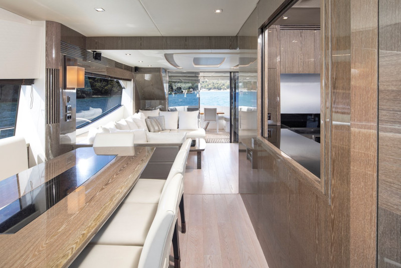 75 YACHT 2014 75' 7" SUNSEEKER