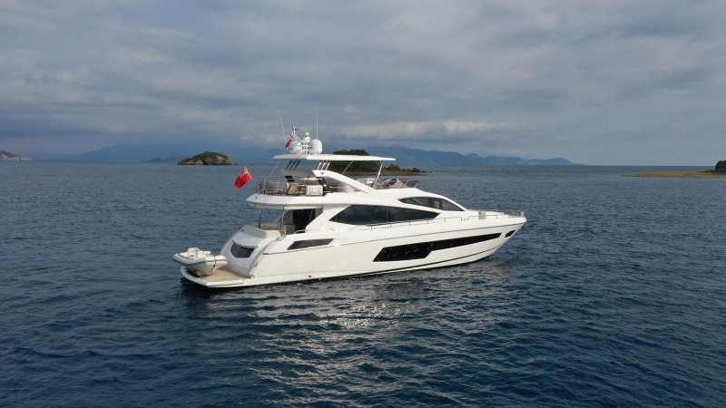 75 YACHT 2014 75' 7" SUNSEEKER