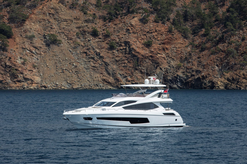 75 YACHT 2014 75' 7" SUNSEEKER