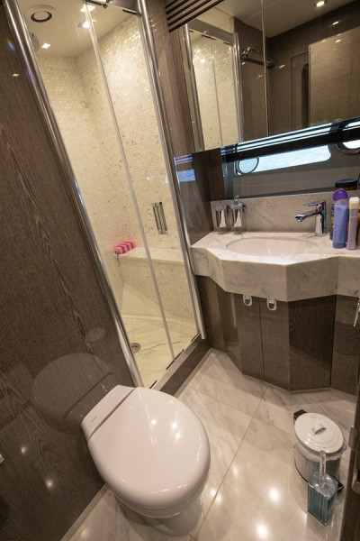 75 YACHT 2014 75' 7" SUNSEEKER