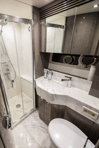 75 YACHT 2014 75' 7" SUNSEEKER