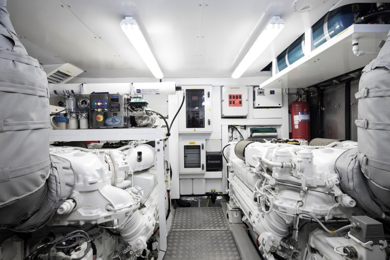 75 YACHT 2014 75' 7" SUNSEEKER