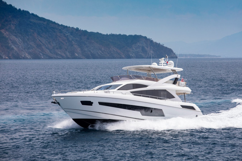 75 YACHT 2014 75' 7" SUNSEEKER