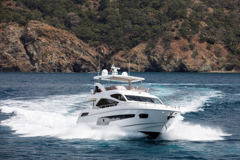 75 YACHT 2014 75' 7" SUNSEEKER