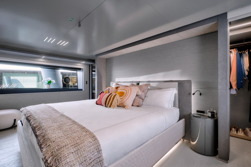 NAVETTA 37 2022 121' 6" CUSTOM LINE