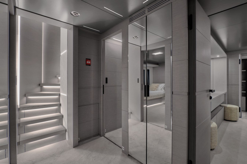 NAVETTA 37 2022 121' 6" CUSTOM LINE