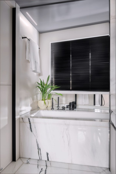 NAVETTA 37 2022 121' 6" CUSTOM LINE