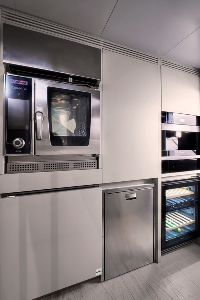 NAVETTA 37 2022 121' 6" CUSTOM LINE