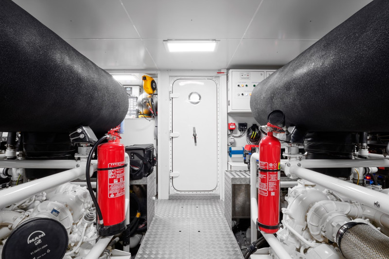 NAVETTA 37 2022 121' 6" CUSTOM LINE