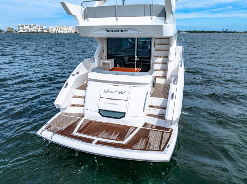 MANHATTAN 55 2021 56' 6" SUNSEEKER