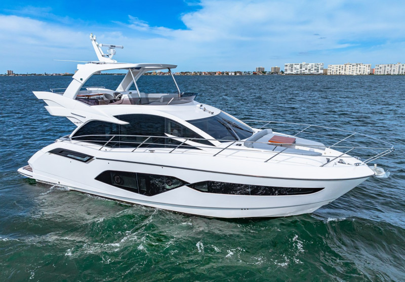 MANHATTAN 55 2021 56' 6" SUNSEEKER