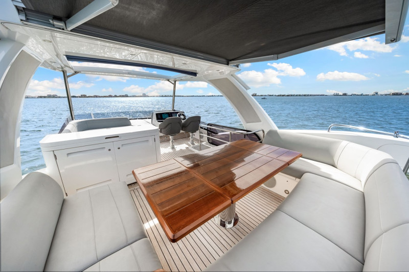 MANHATTAN 55 2021 56' 6" SUNSEEKER