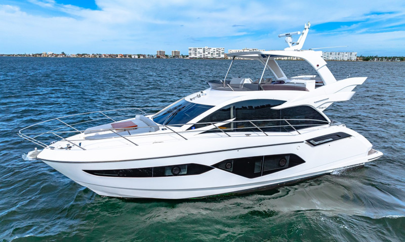 MANHATTAN 55 2021 56' 6" SUNSEEKER