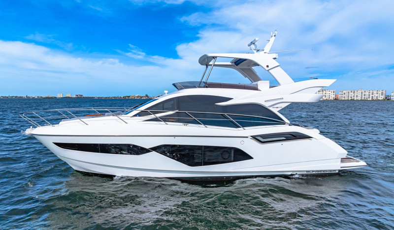 MANHATTAN 55 2021 56' 6" SUNSEEKER