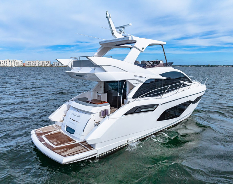 MANHATTAN 55 2021 56' 6" SUNSEEKER