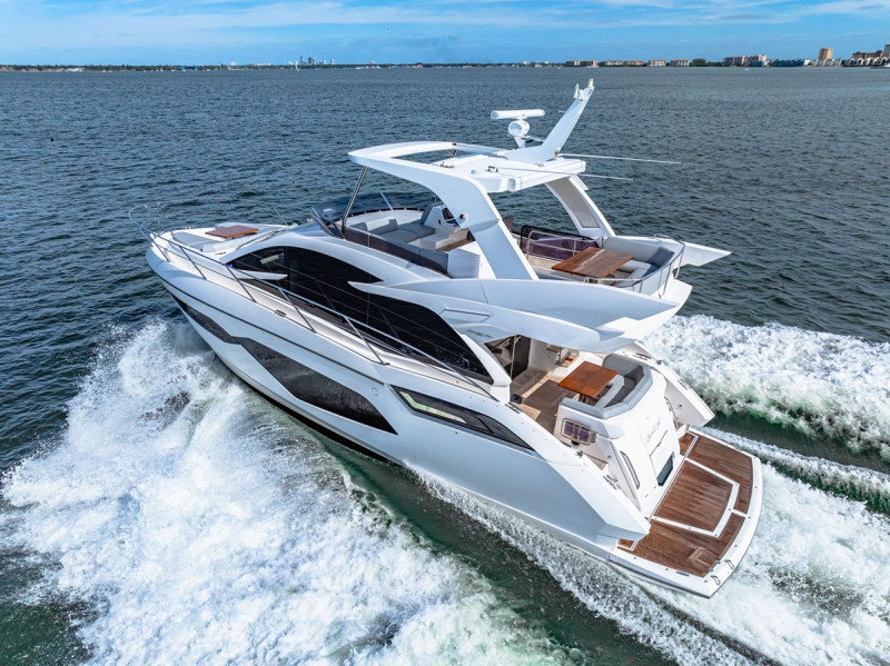 MANHATTAN 55 2021 56' 6" SUNSEEKER