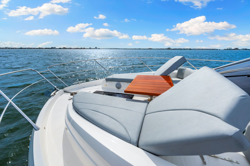 MANHATTAN 55 2021 56' 6" SUNSEEKER