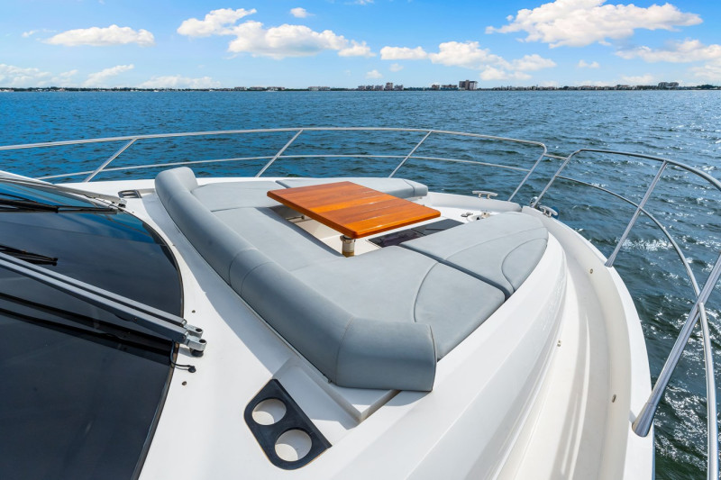 MANHATTAN 55 2021 56' 6" SUNSEEKER