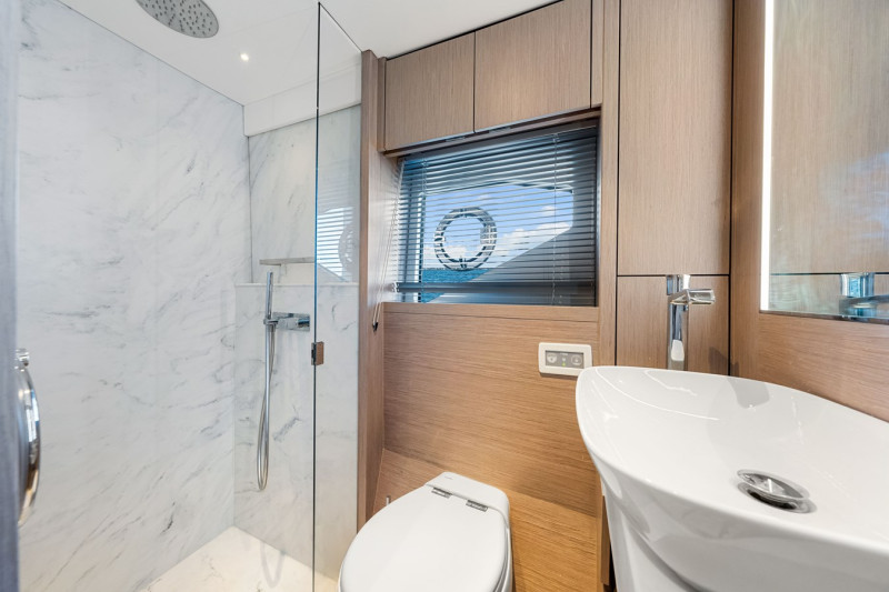 MANHATTAN 55 2021 56' 6" SUNSEEKER